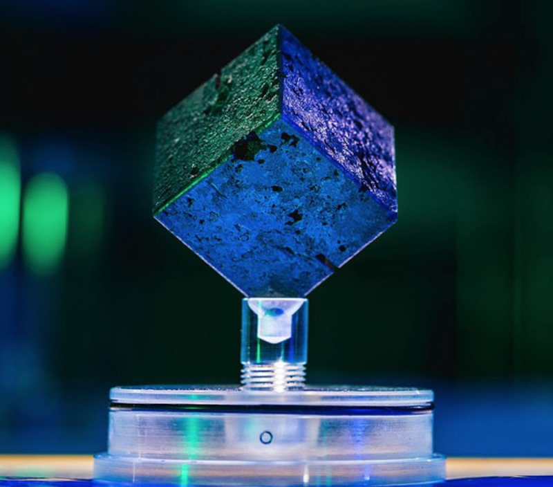 Illustration for article titled Recibe un misterioso cubo de uranio que revela lo cerca que estuvieron los nazis de construir su propio reactor nuclear